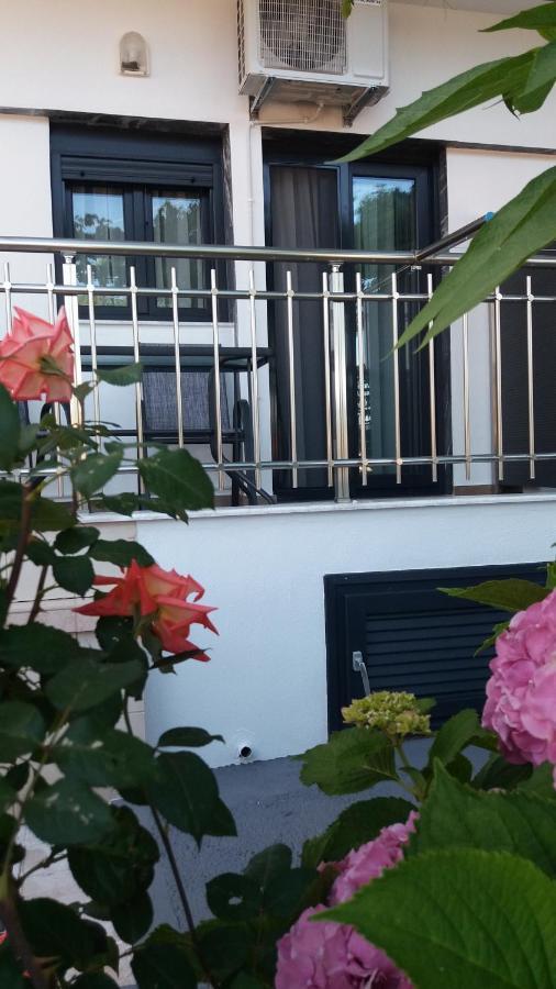 Mama Kitsa Apartment Sarti Ngoại thất bức ảnh